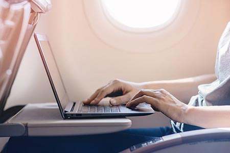 新浪财经直播首页：实时财经资讯速递